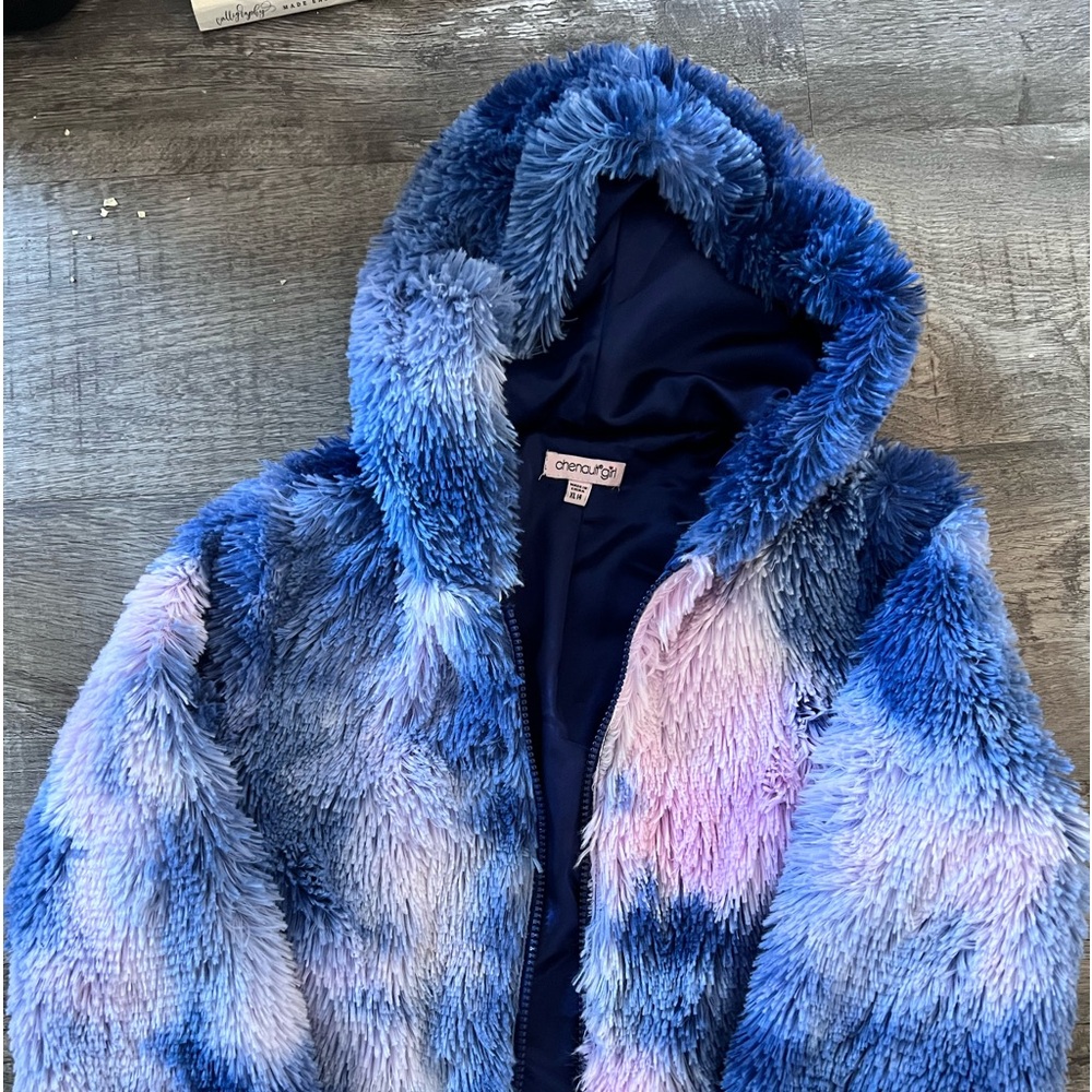 Beautifully soft and warm winter coat. Great condition.